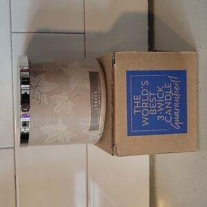 White Barn Leaves 🍁🍂Bath and Body Works 3 Wick Candle